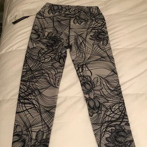Beyond Yoga Reversible Leggings